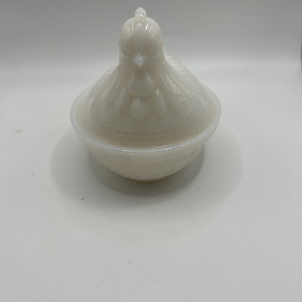 Vintage White Milk Glass Hen on Nest Covered Dish Chicken Trinket Candy Box